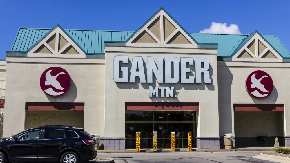 Gander Mountain Store to buy Apparel